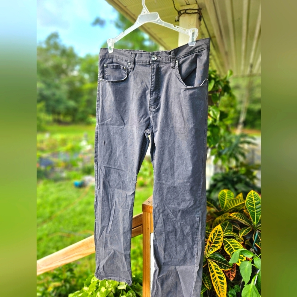 Wrangler Straight Leg Gray Pants